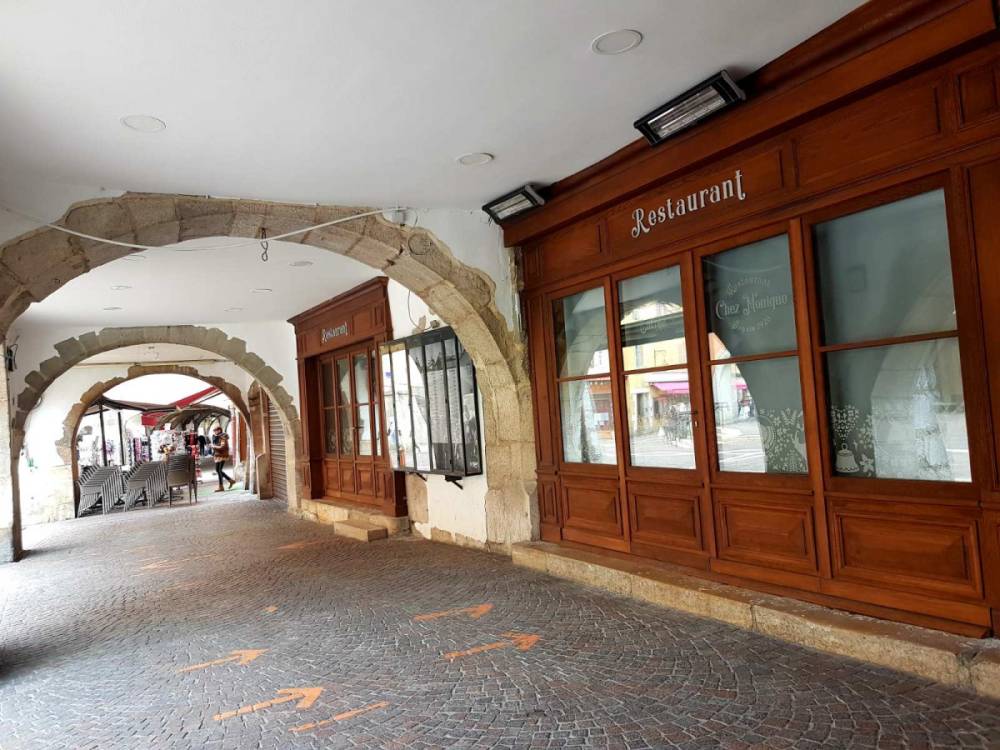 restaurant